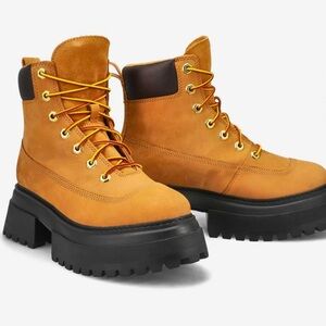 BRAND NEW! Timberland Women’s Sky 6” Lace-Up Boots 8.5 with original box!